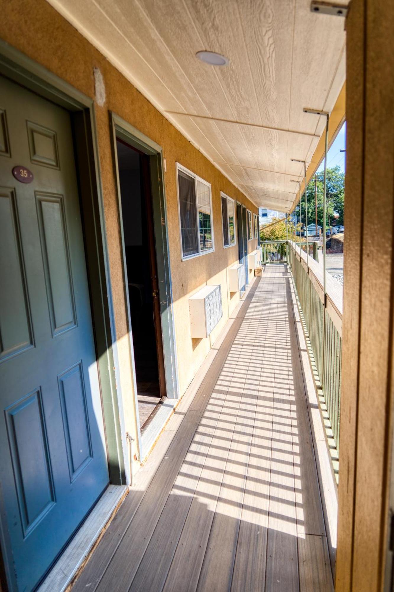 Motel Budget 2*